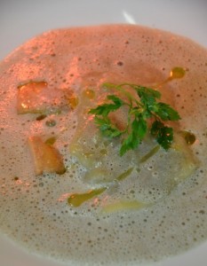 Crème de lentilles et raviole
