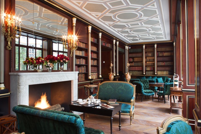 bd-La-Reserve-Paris-Hotel-library