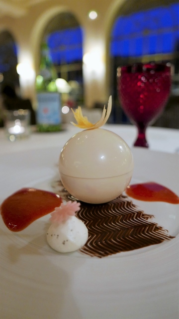 Autre dessert-Sphère aux fraises-Sae Hassegawa-©Joëlle Rochette (2) (360x640)