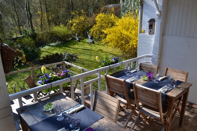 Table de Manon-terrasse&jardin (640x427)
