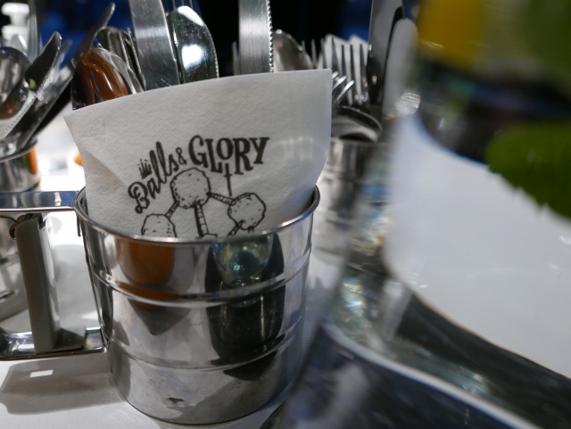 Balls & Glory-KVS-©J. Rochette (1)