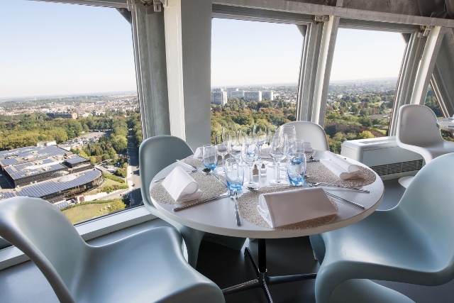 Atomium Restaurant (640x427)